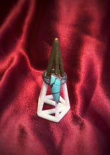 Load image into Gallery viewer, Turquoise Shard Ring size 8.5
